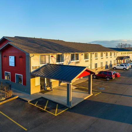 Hilltop Inn & Suites Grove 外观 照片