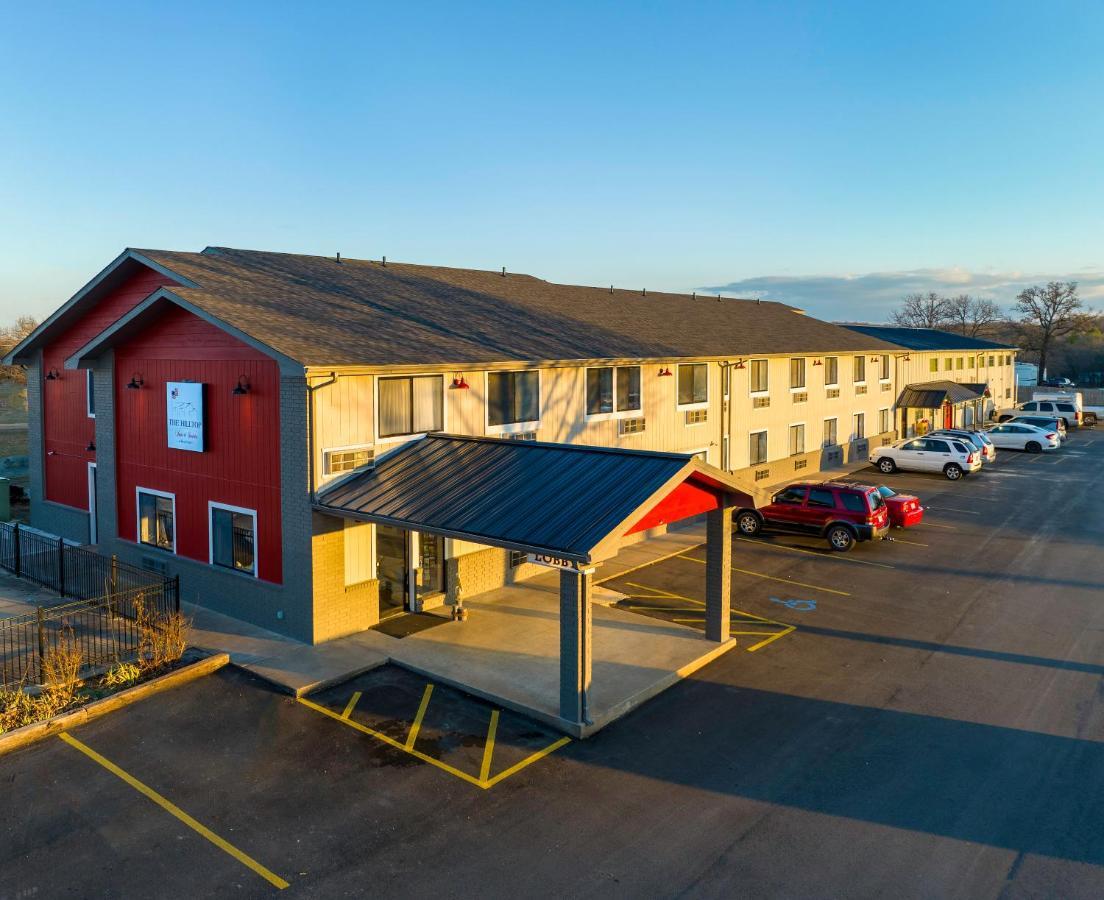 Hilltop Inn & Suites Grove 外观 照片